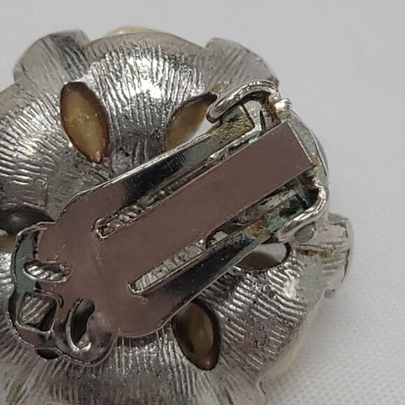 Vtg Blue Glass Bead Cluster Clip-On Earrings Faux Pearls Silver Tone - Picture 11 of 13